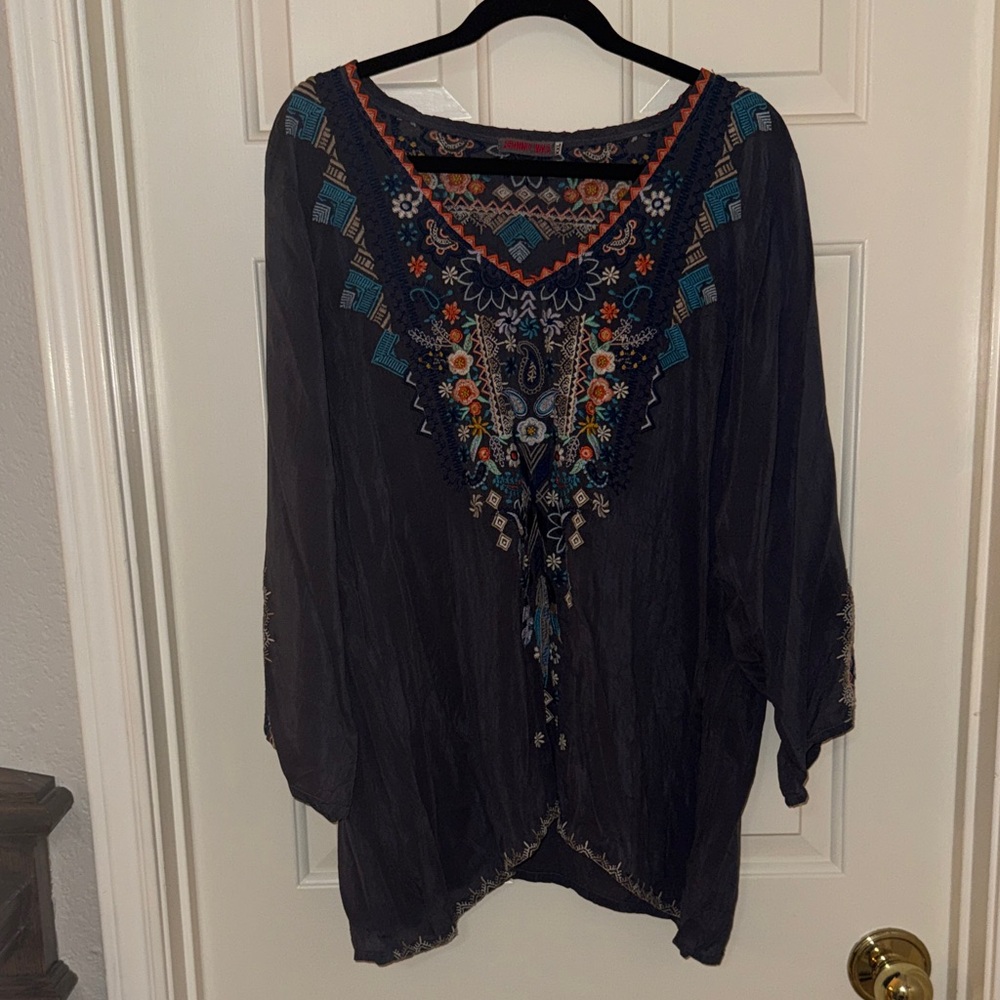 JOHNNY WAS Gray VNeck Embroidered Blouse 3/4 sleeve Size XXL
